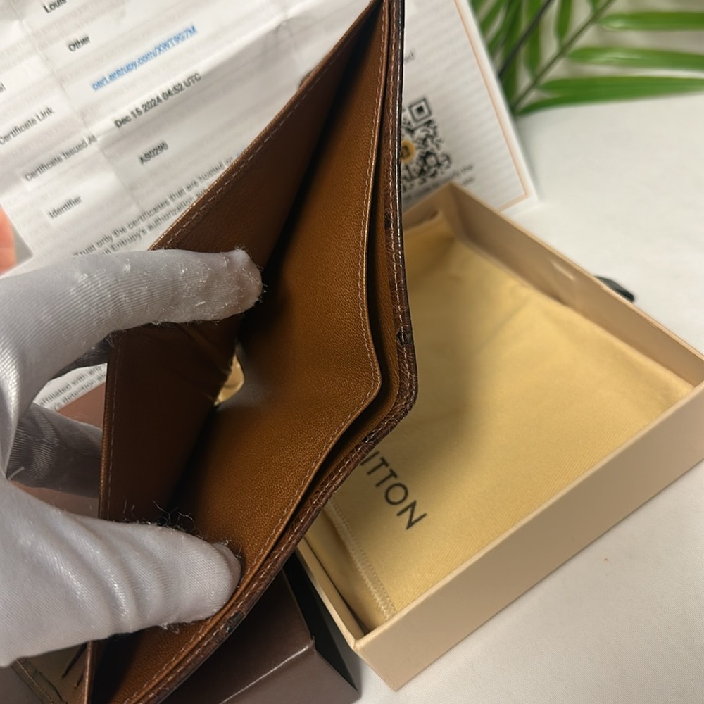 ποΈHOST PICKπ Authentic LOUIS VUITTON Ostrich Bifold Wallet,Rare Piece, PreOwned - Picture 6 of 17